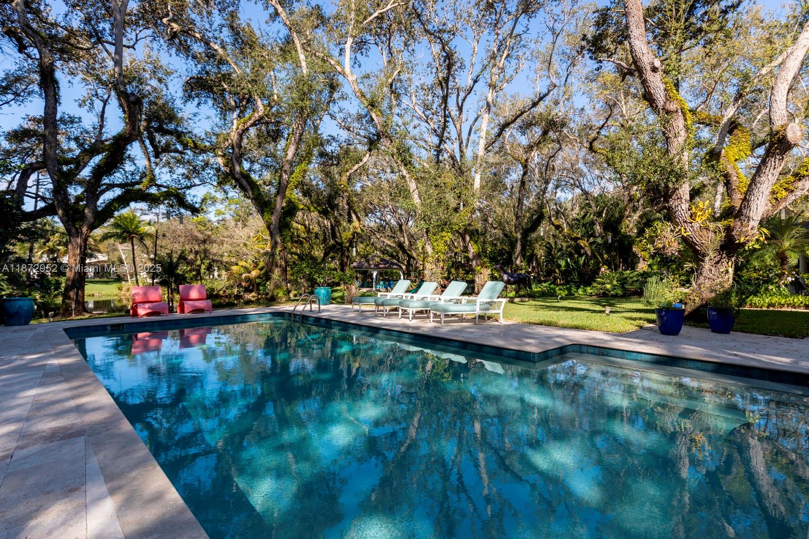 10100 Lakeside Dr