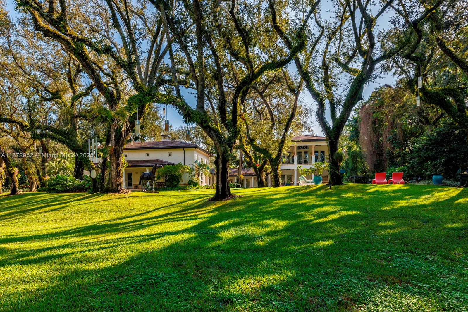 10100 Lakeside Dr