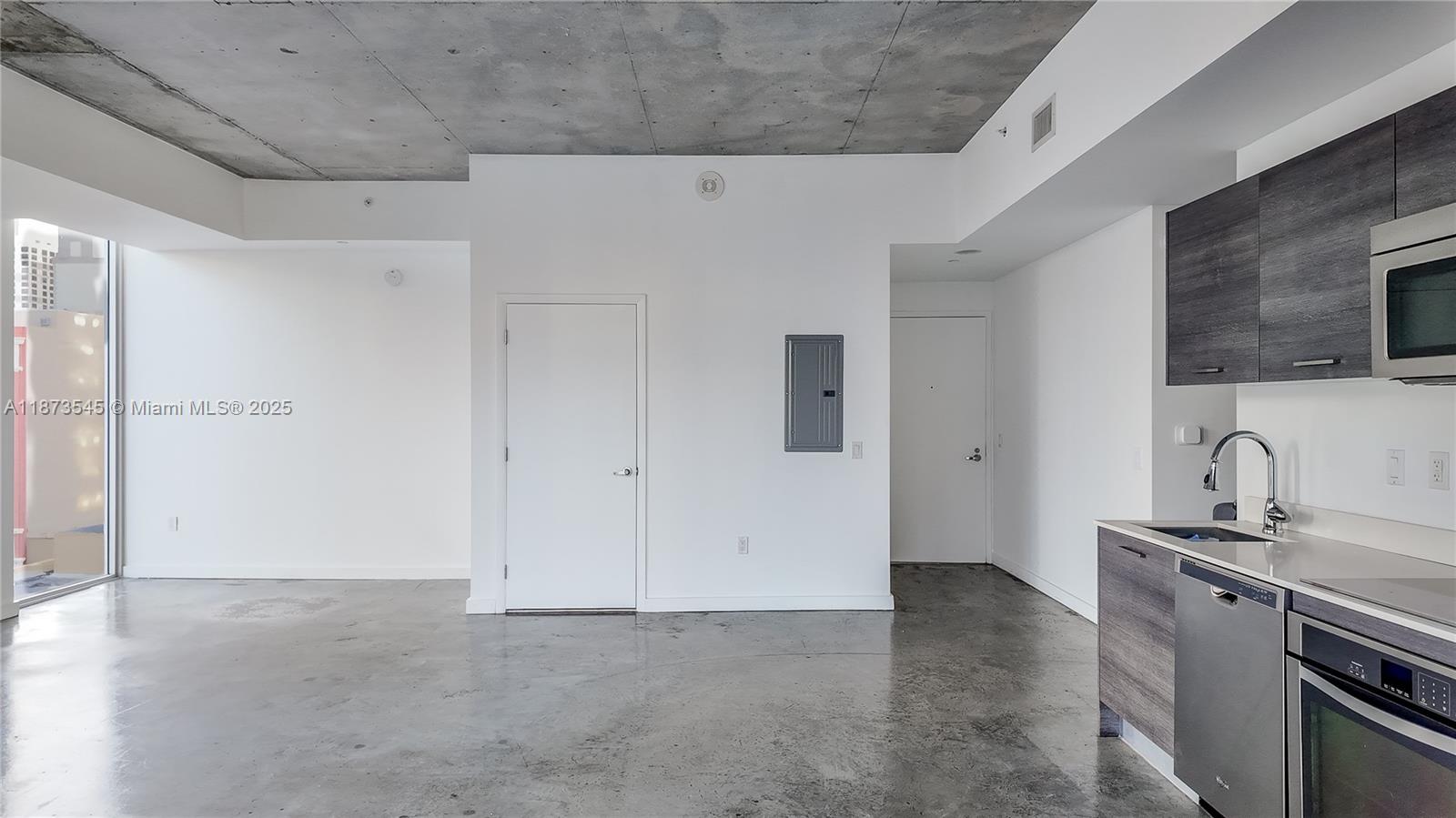 151 SE 1st St # 811
