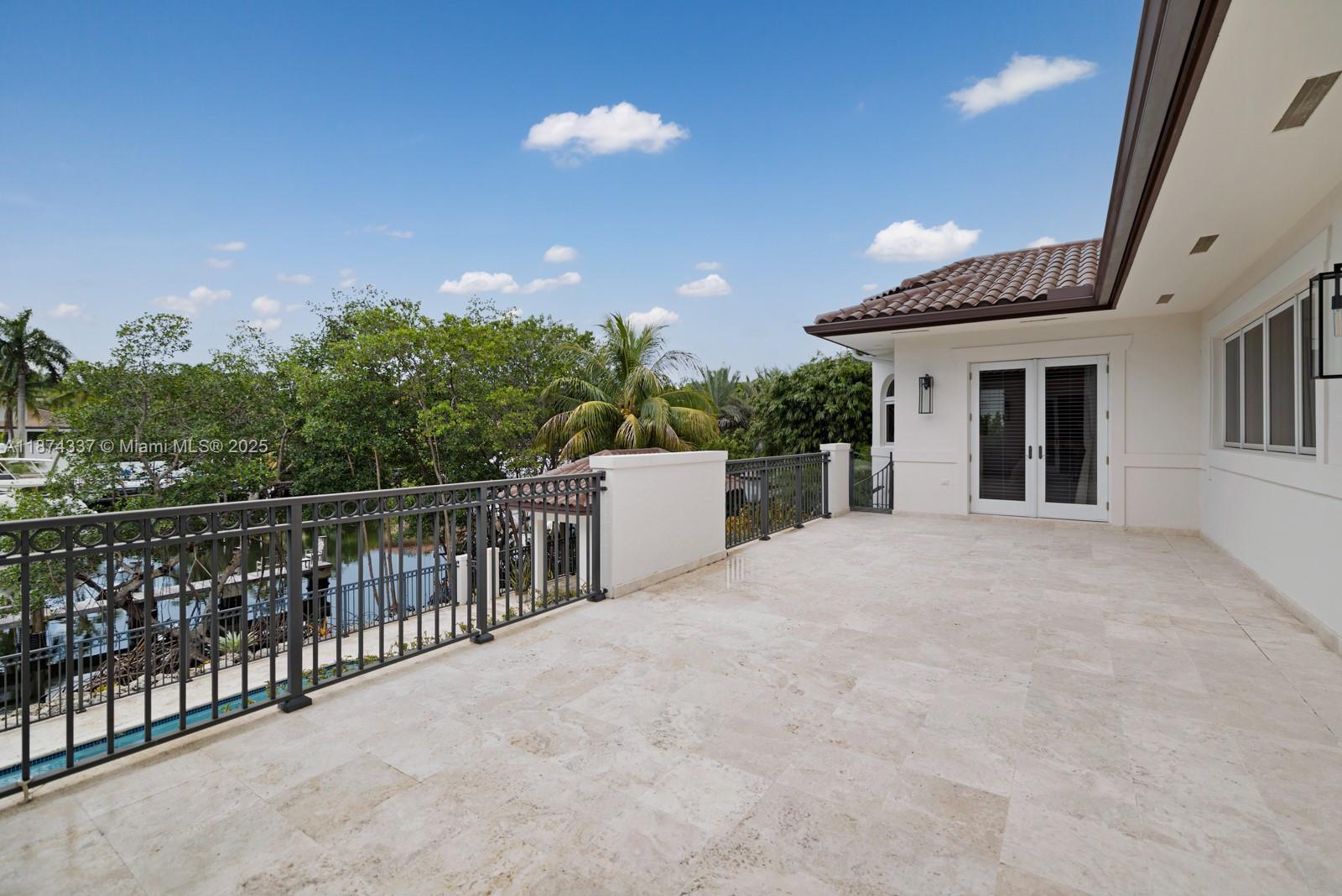 277 Veleros Ct