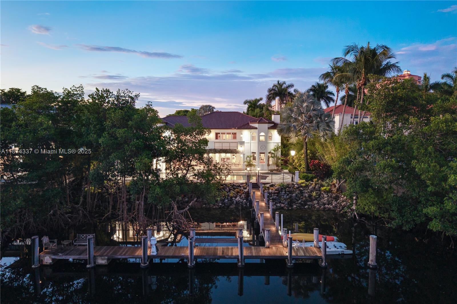 277 Veleros Ct
