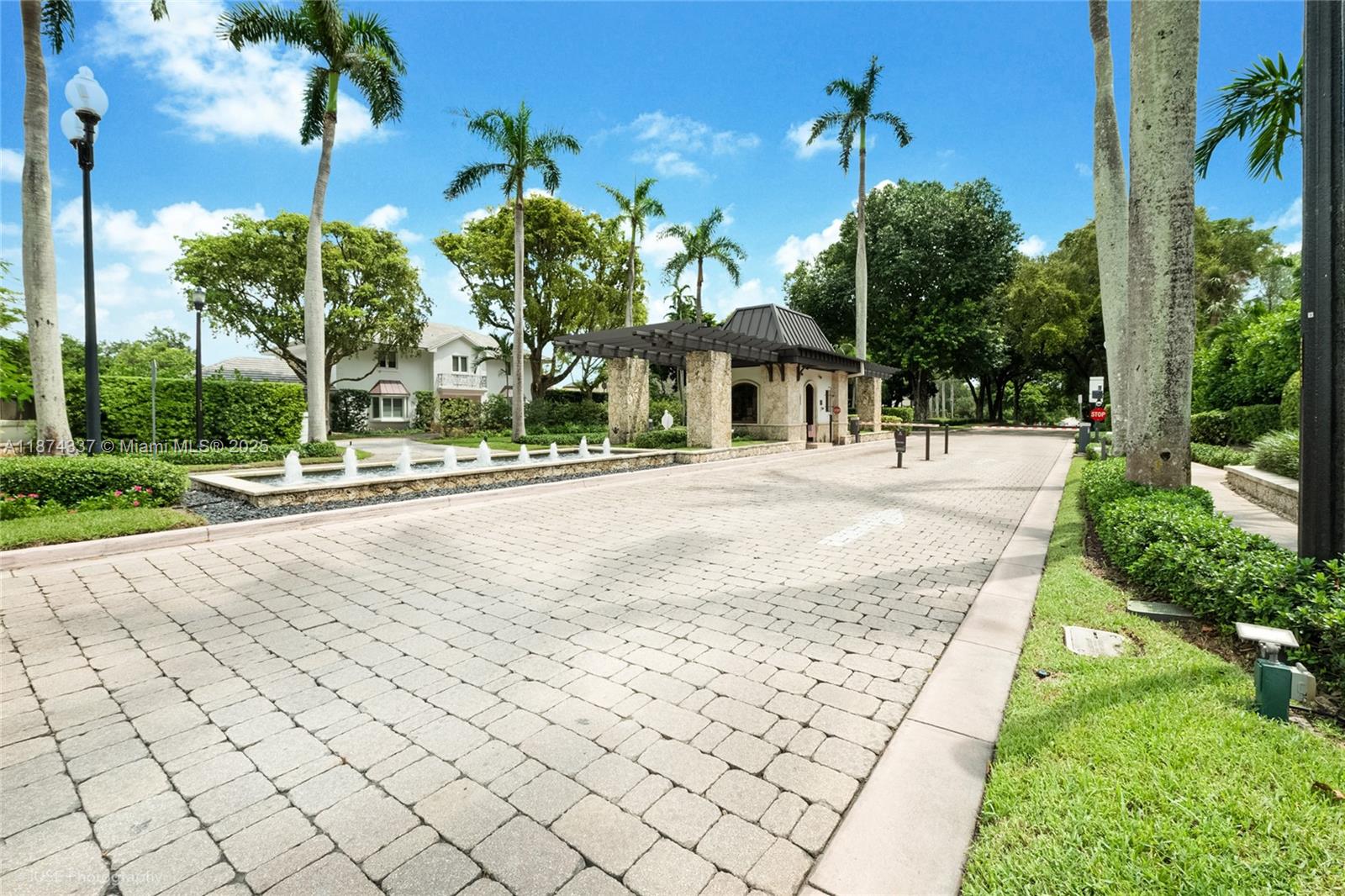 277 Veleros Ct