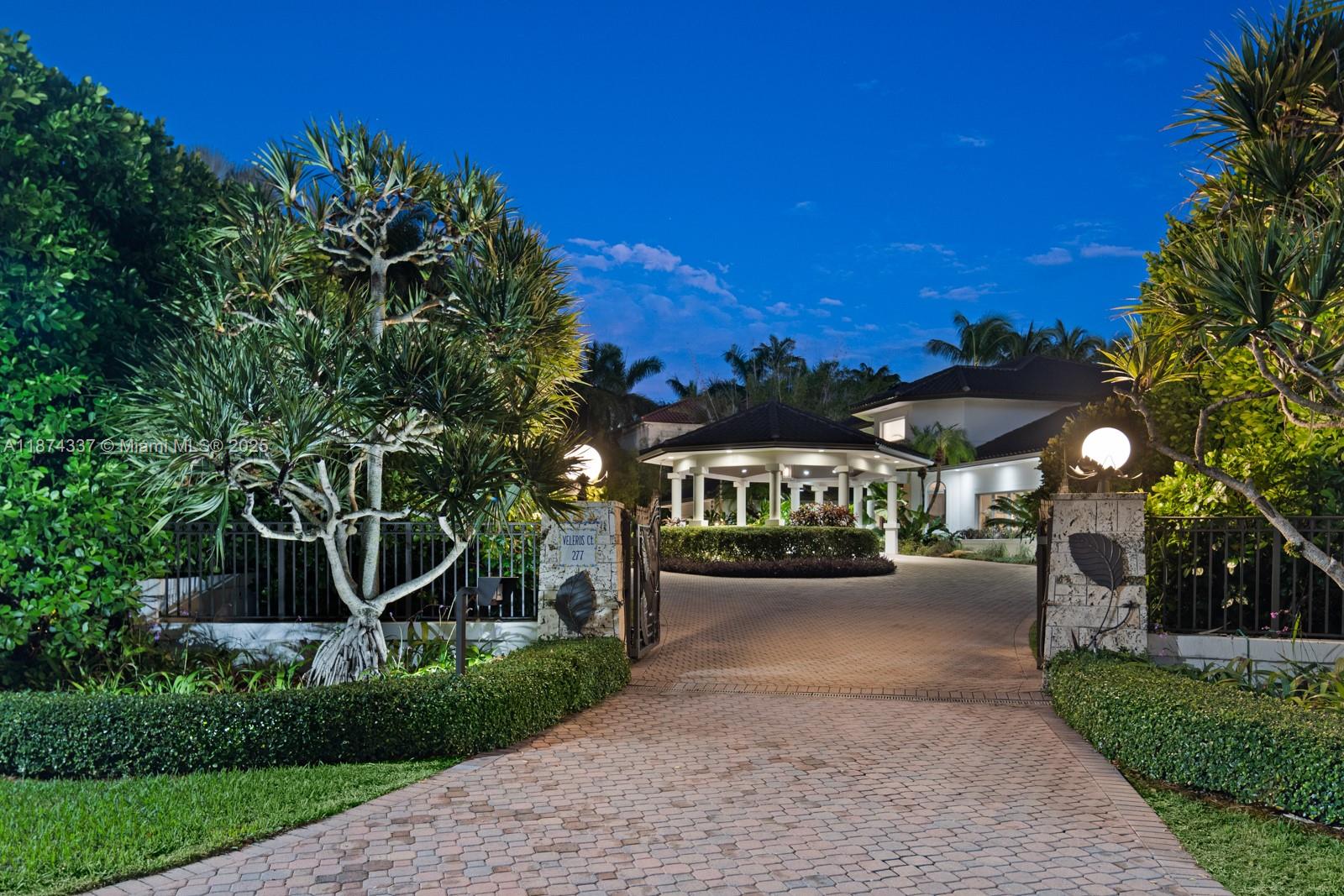 277 Veleros Ct