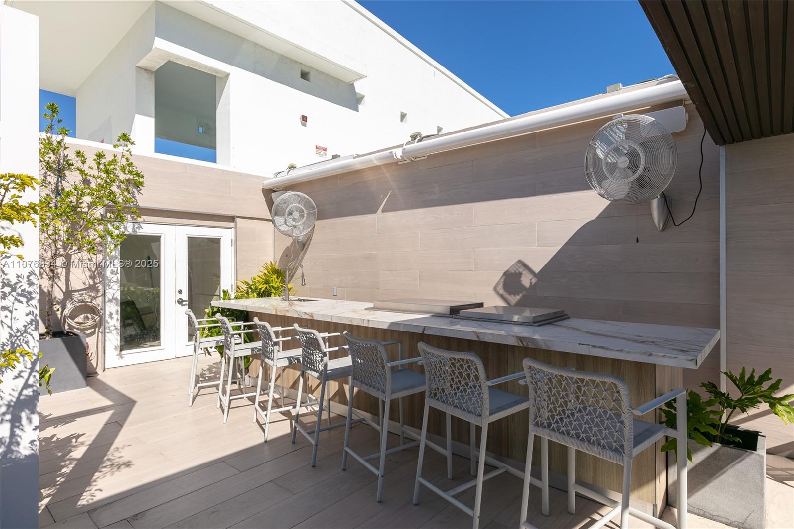 90 SW 3rd St # 14 Unit: PH-14