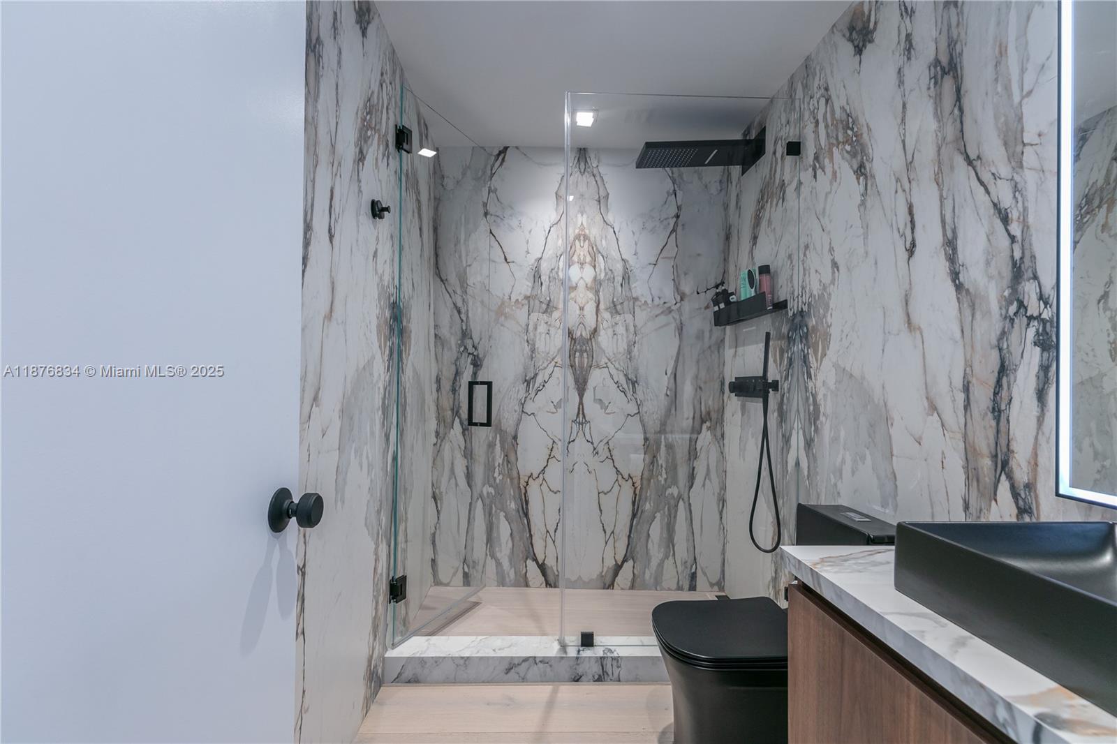 90 SW 3rd St # 14 Unit: PH-14
