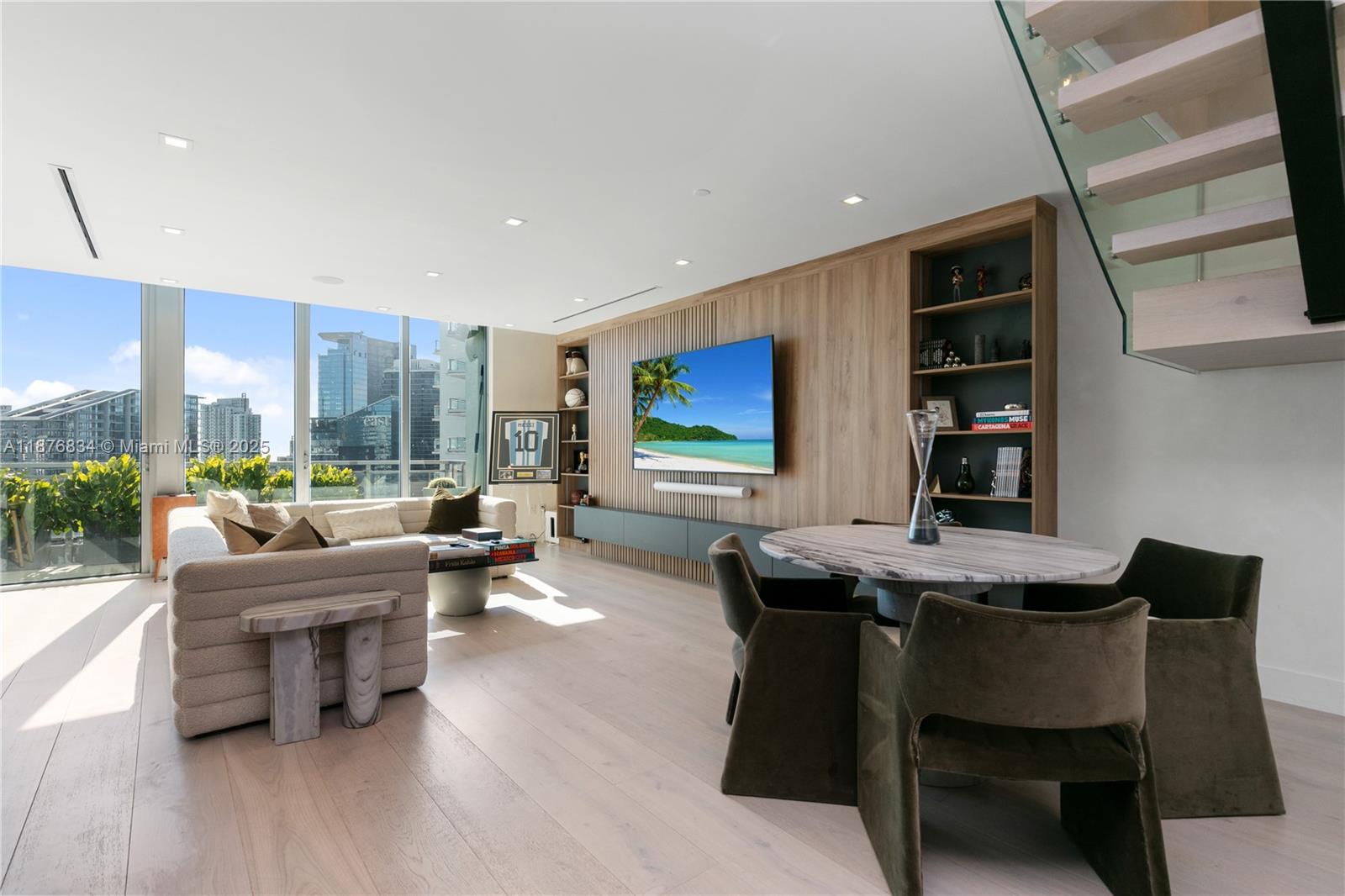 90 SW 3rd St # 14 Unit: PH-14