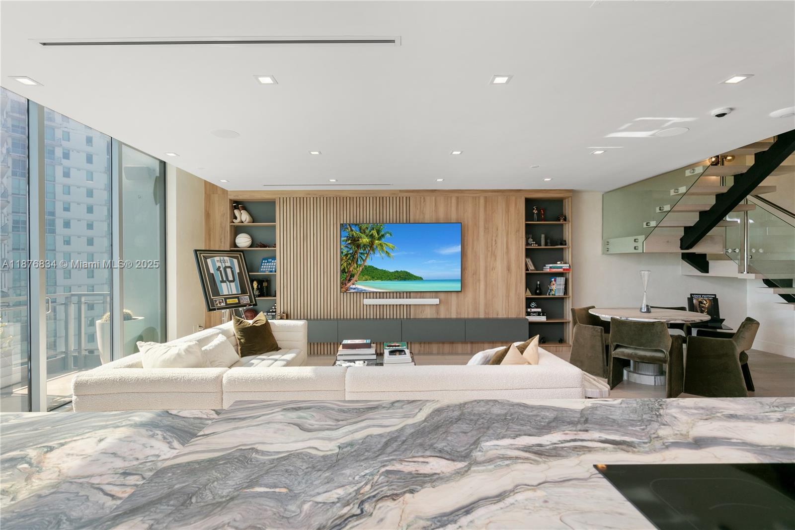 90 SW 3rd St # 14 Unit: PH-14