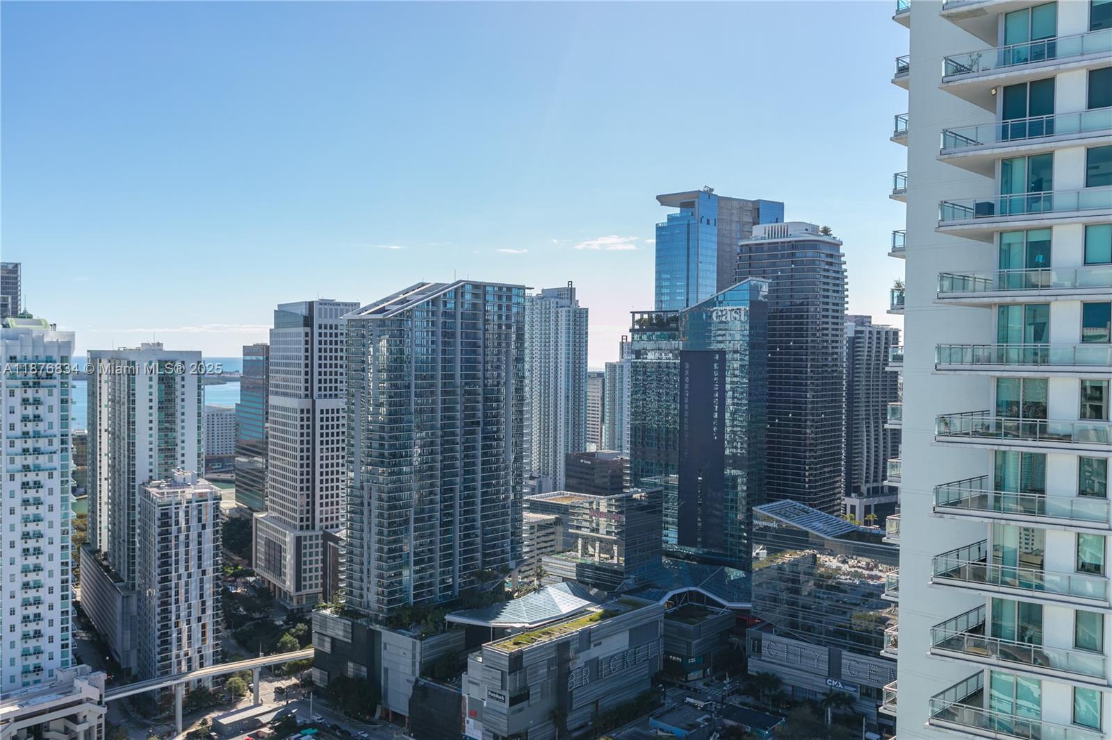 90 SW 3rd St # 14 Unit: PH-14