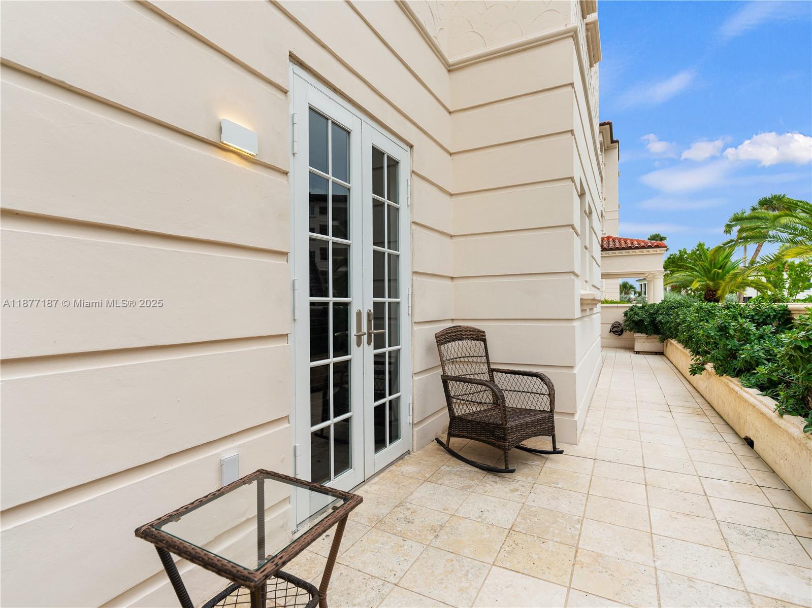 8011 Fisher Island Dr # 8011