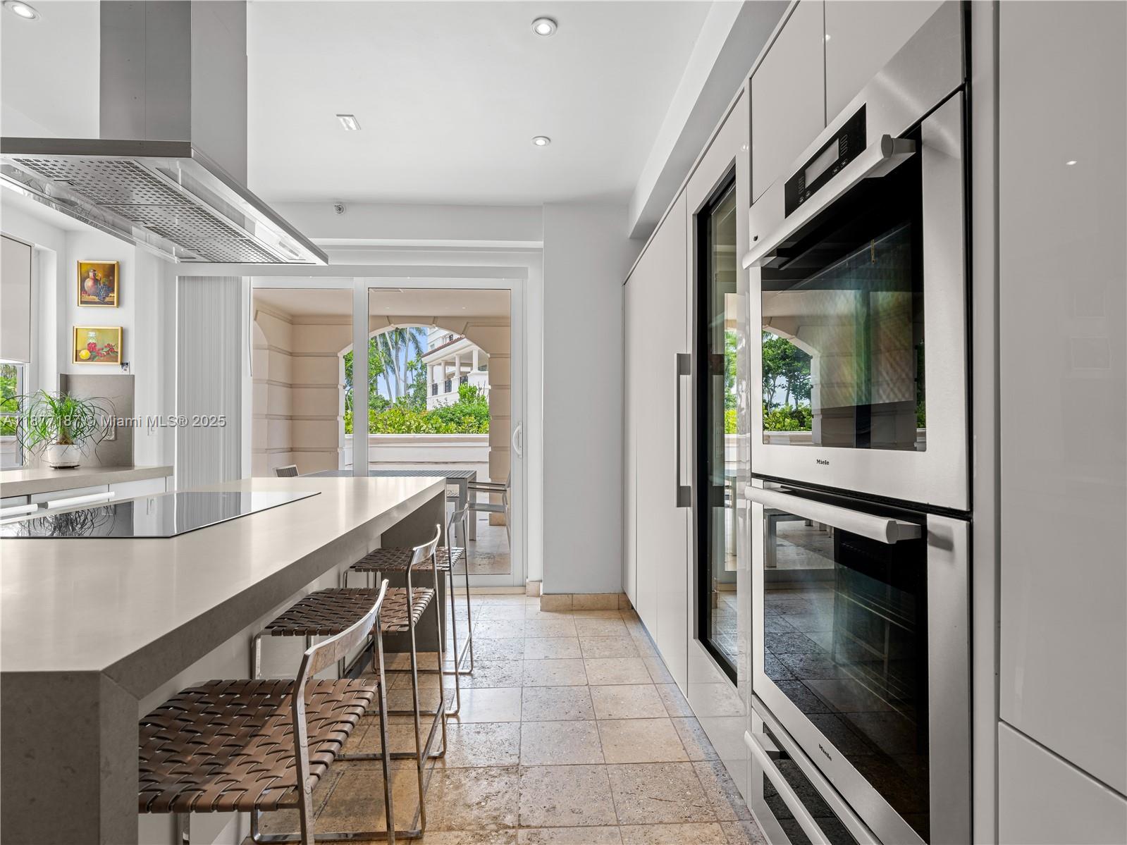 8011 Fisher Island Dr # 8011