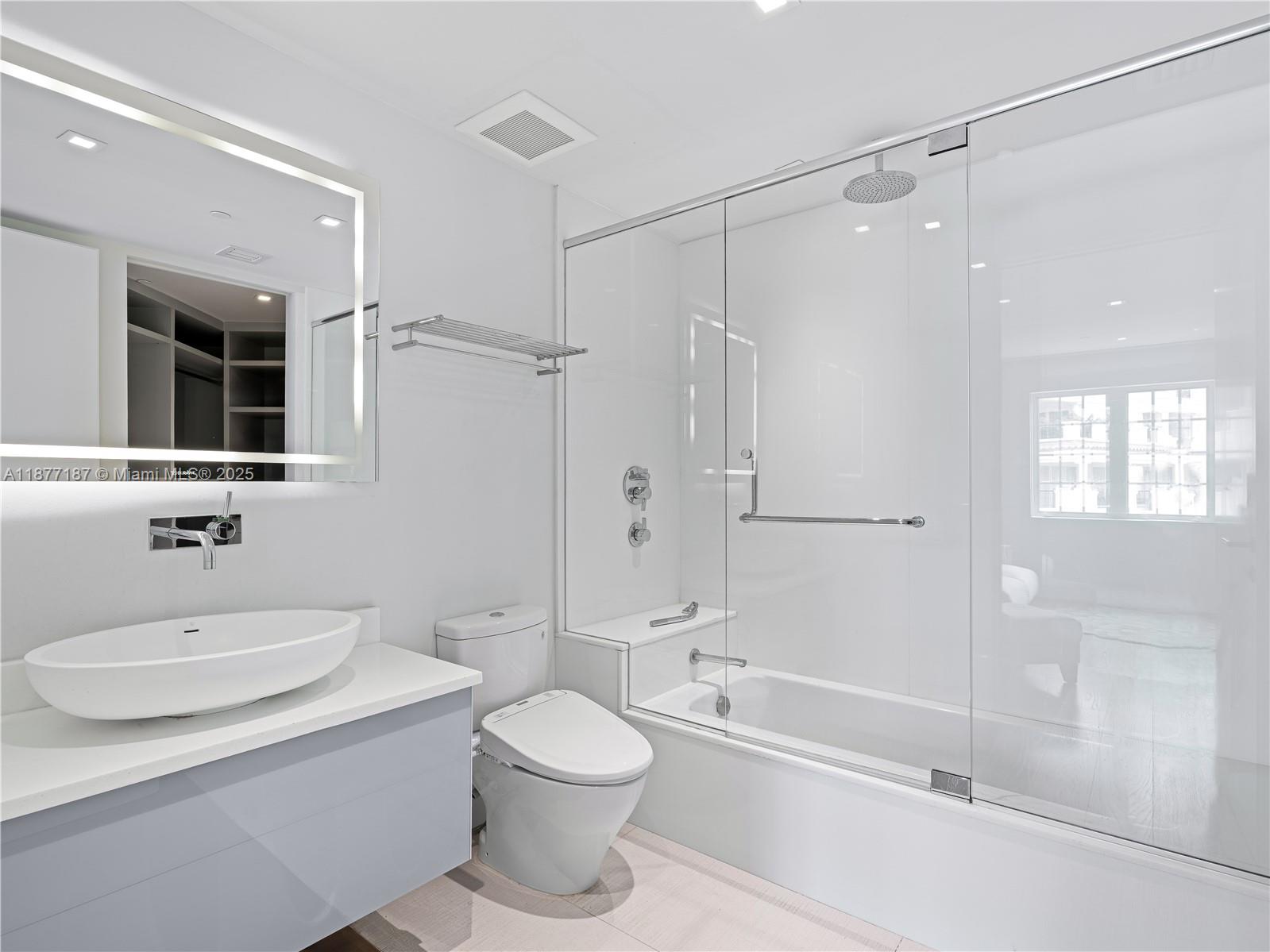 8011 Fisher Island Dr # 8011