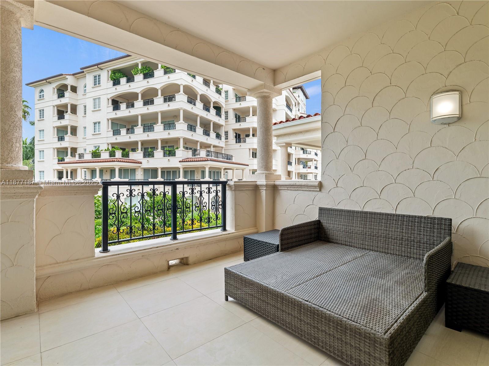 8011 Fisher Island Dr # 8011