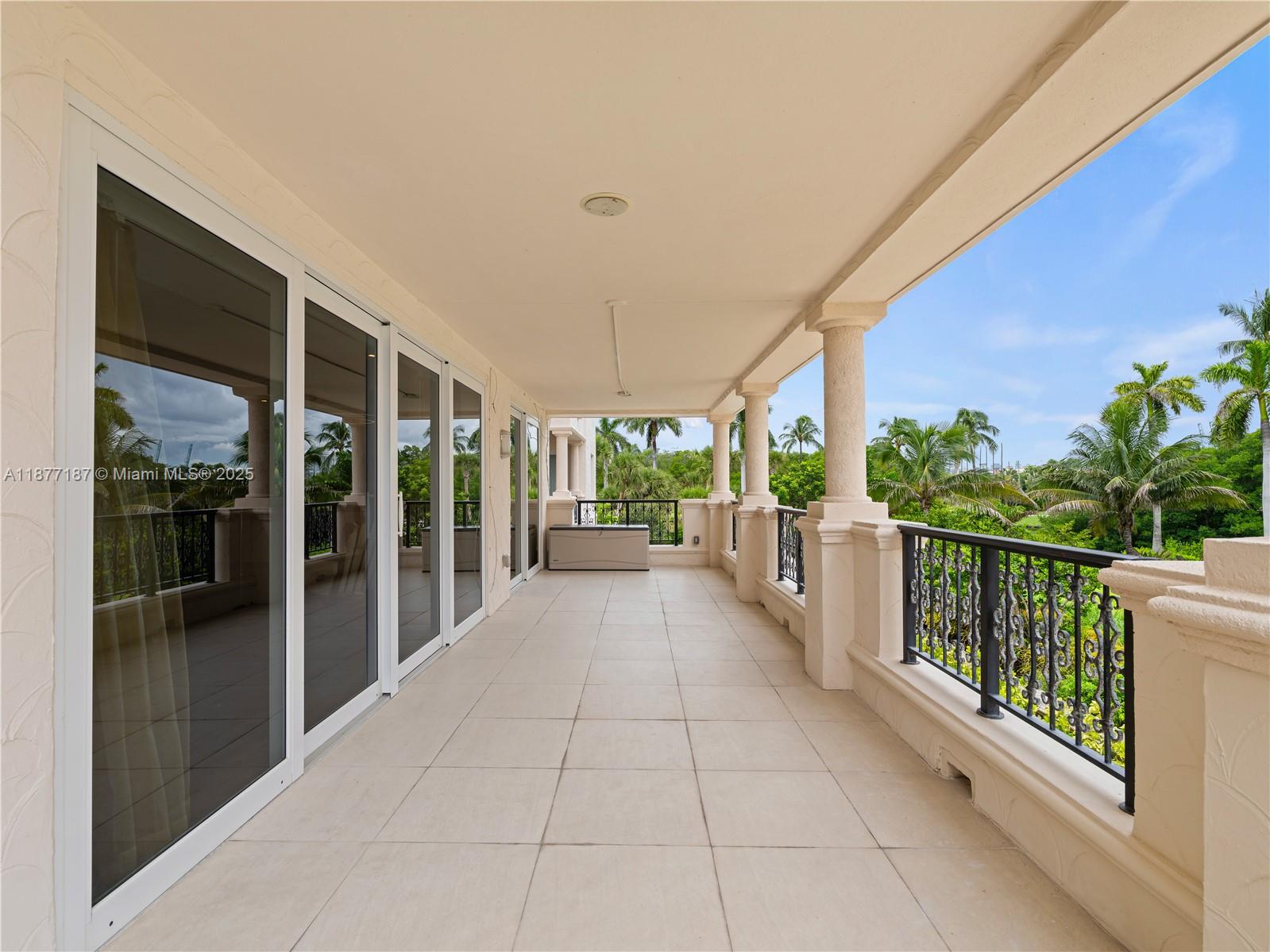 8011 Fisher Island Dr # 8011