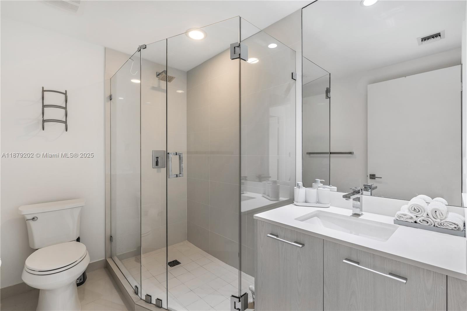 55 SW 9th St # 4001