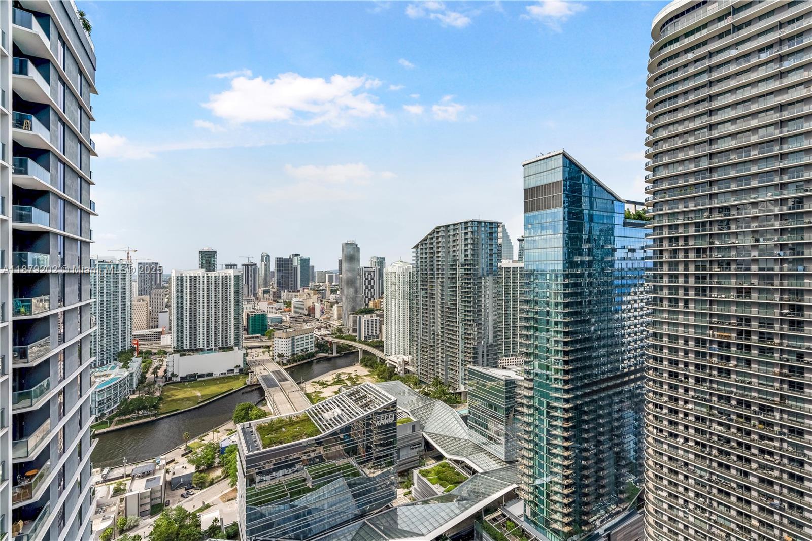 55 SW 9th St # 4001