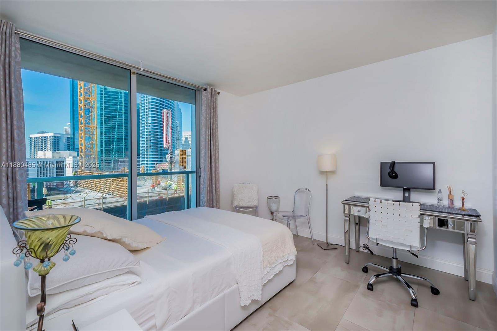 55 SE 6th St # 2501