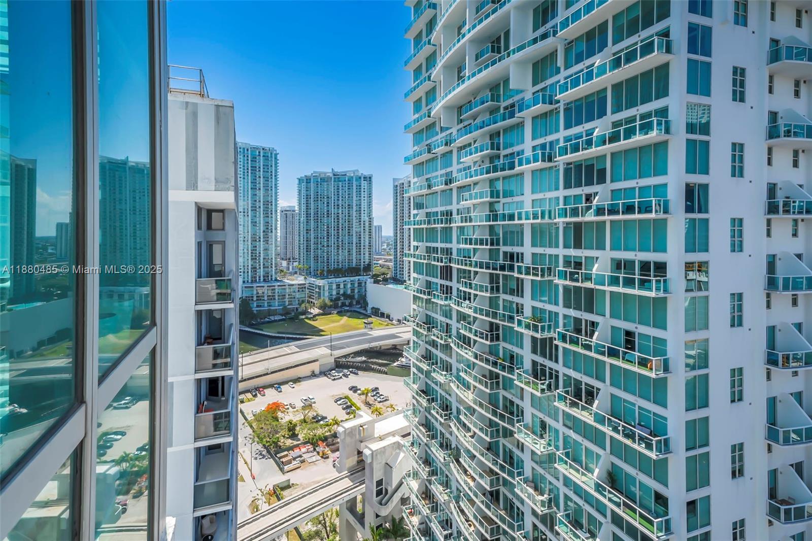55 SE 6th St # 2501