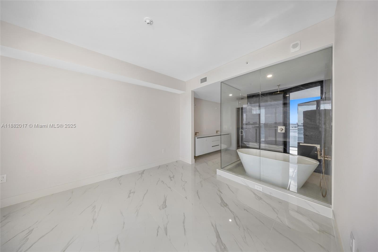 700 NE 24 # 502