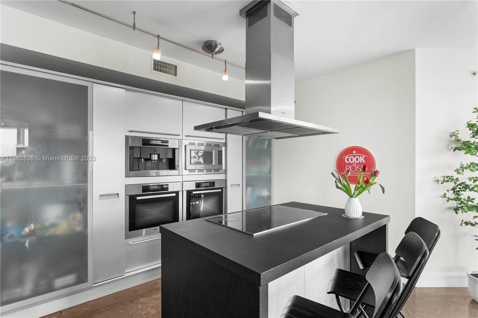 18201 Collins Ave # 5301