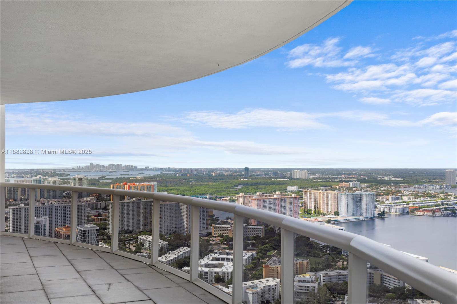 18201 Collins Ave # 5301