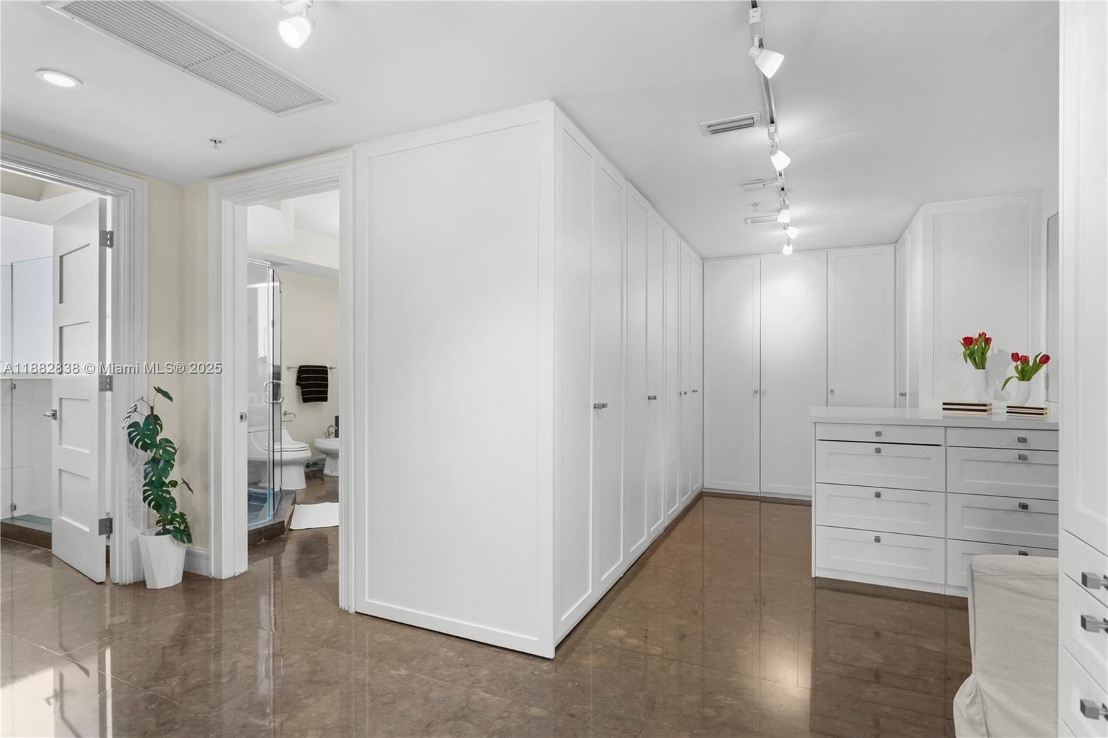 18201 Collins Ave # 5301