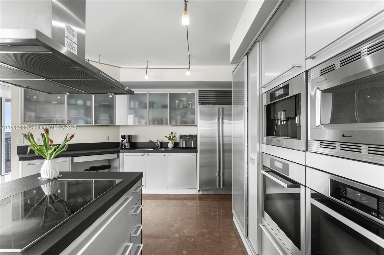 18201 Collins Ave # 5301