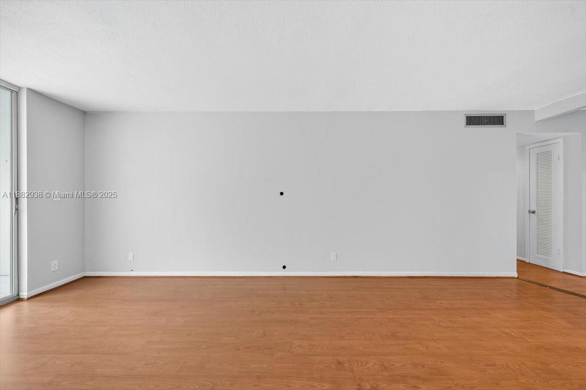 1000 NE 12th Ave # 304