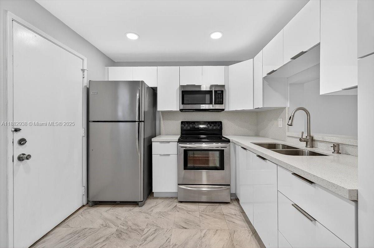 1000 NE 12th Ave # 304