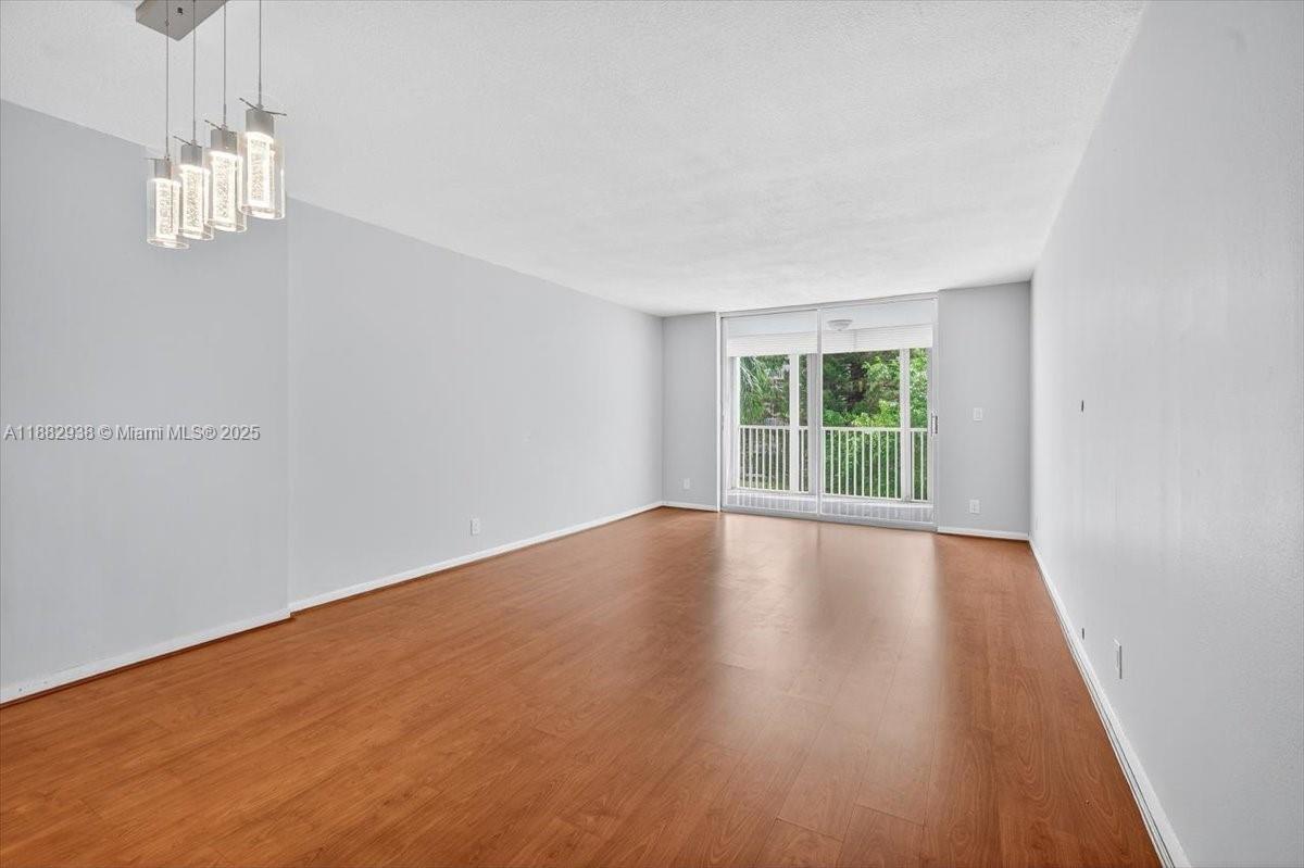 1000 NE 12th Ave # 304