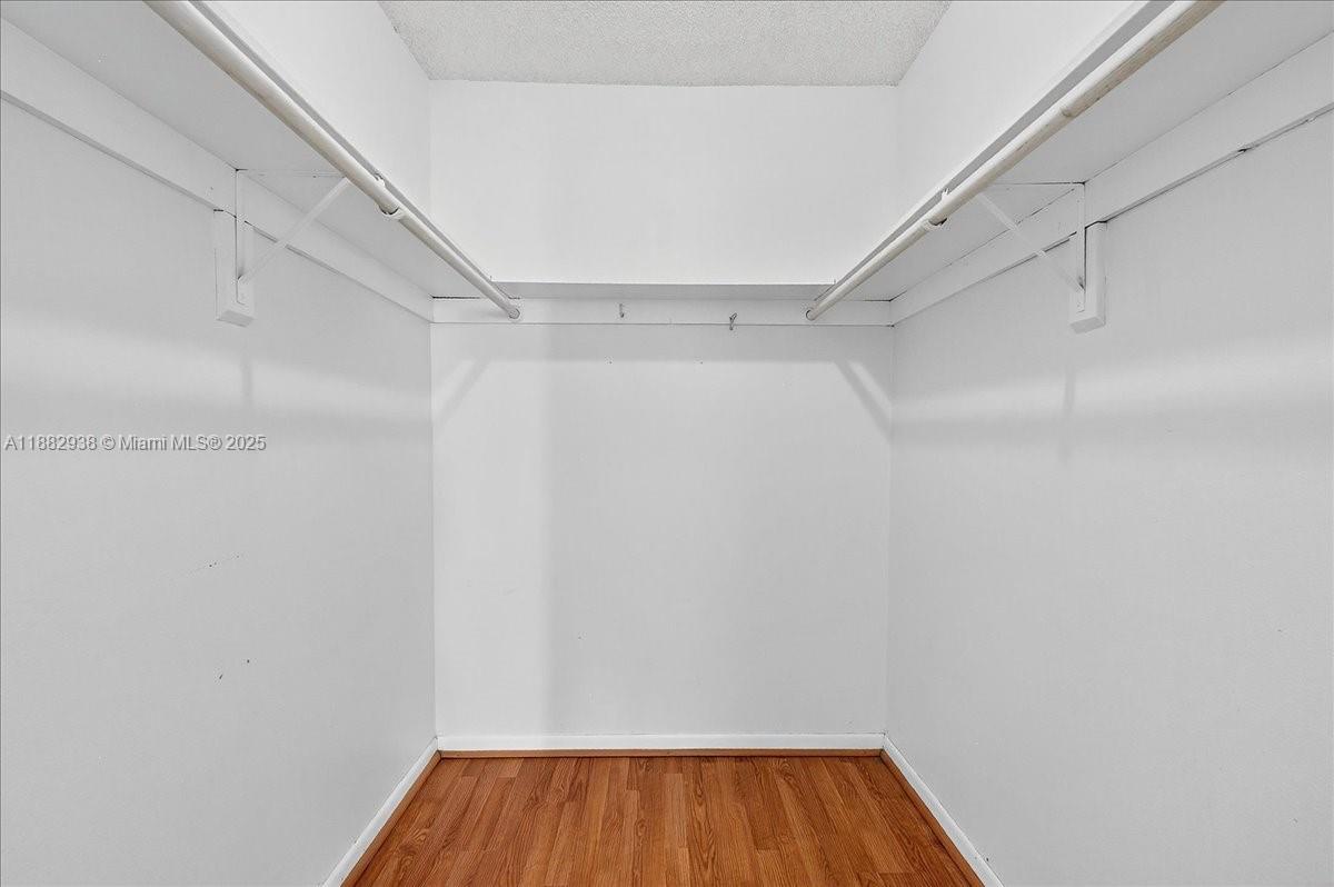 1000 NE 12th Ave # 304