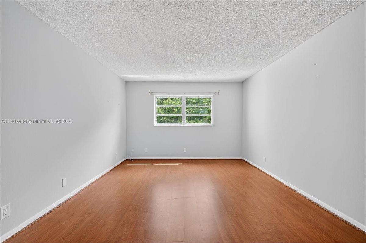 1000 NE 12th Ave # 304