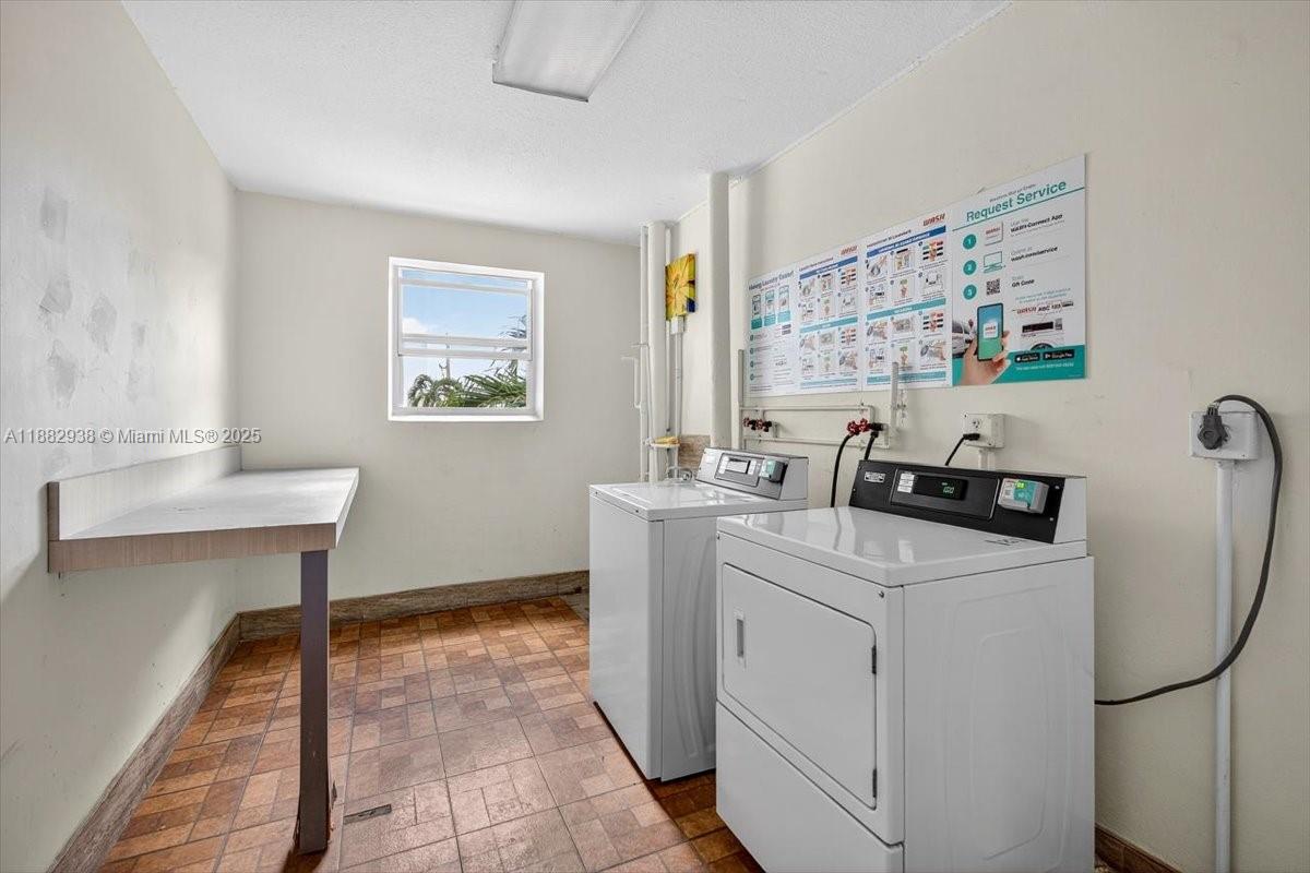 1000 NE 12th Ave # 304