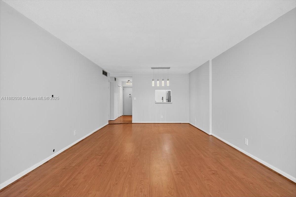 1000 NE 12th Ave # 304