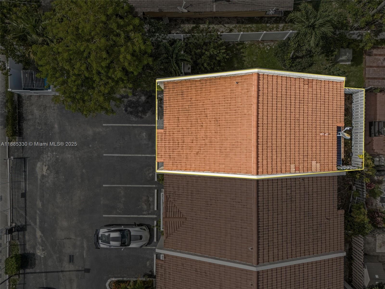 2050 NE 140th St # 1