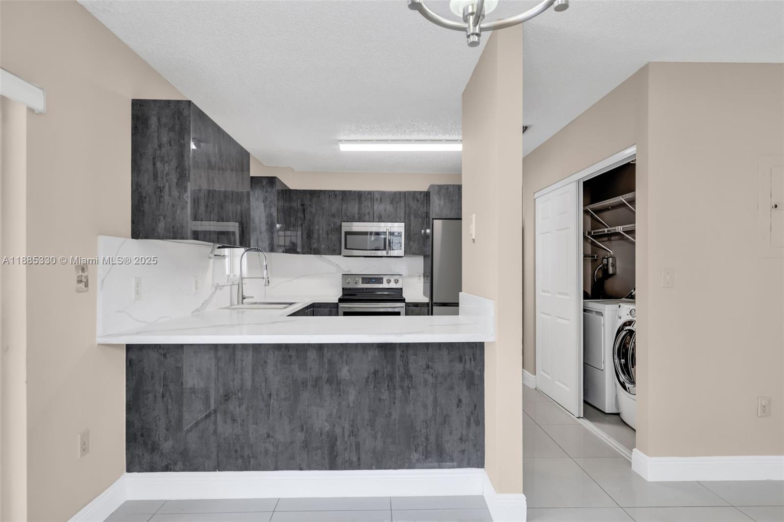 2050 NE 140th St # 1