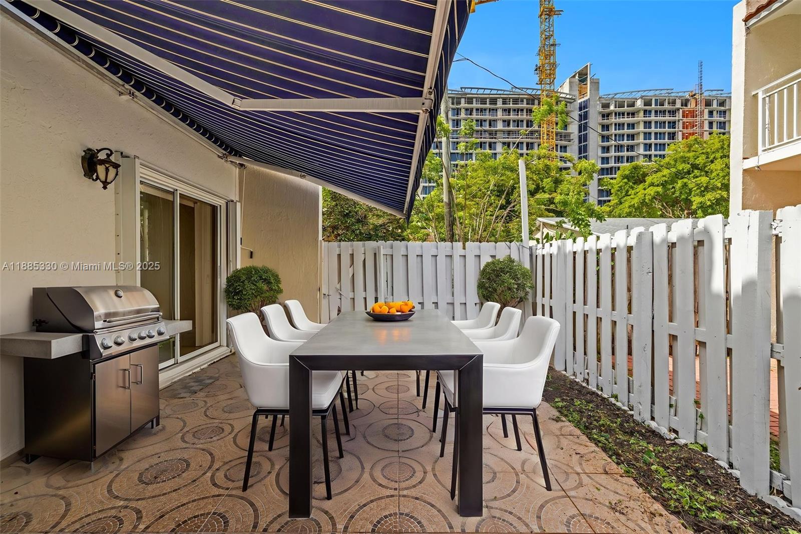 2050 NE 140th St # 1