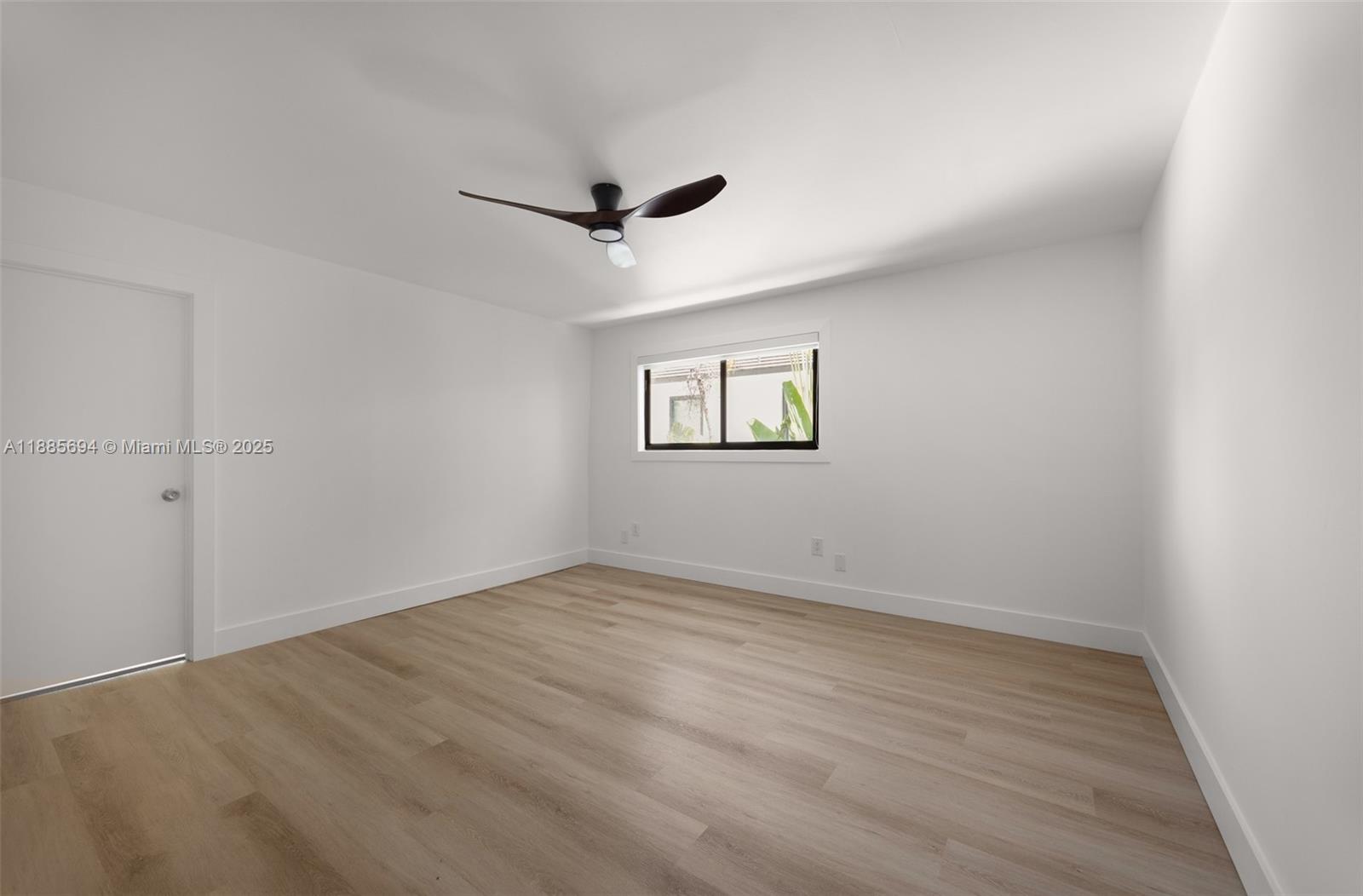 2818 W Trade Ave
