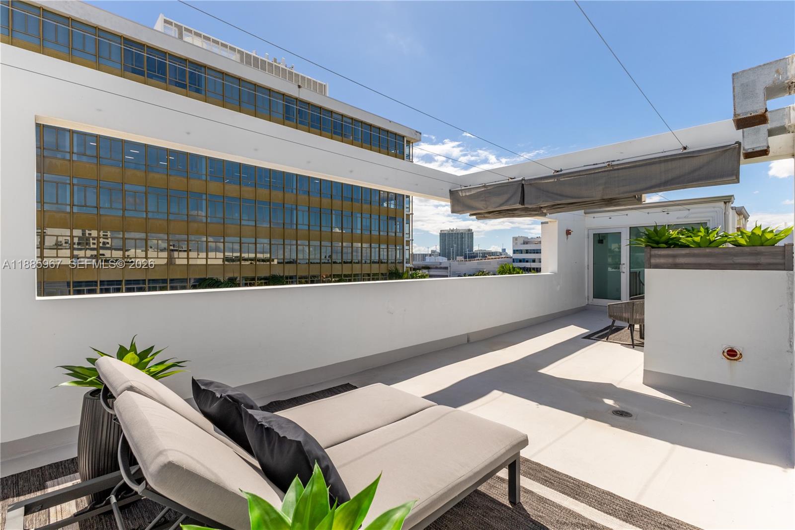 1700 Meridian Ave # 501