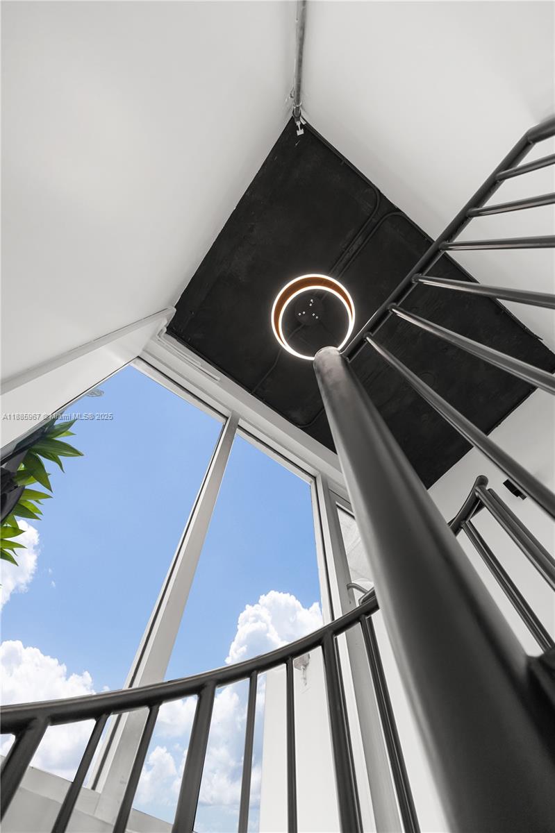 1700 Meridian Ave # 501