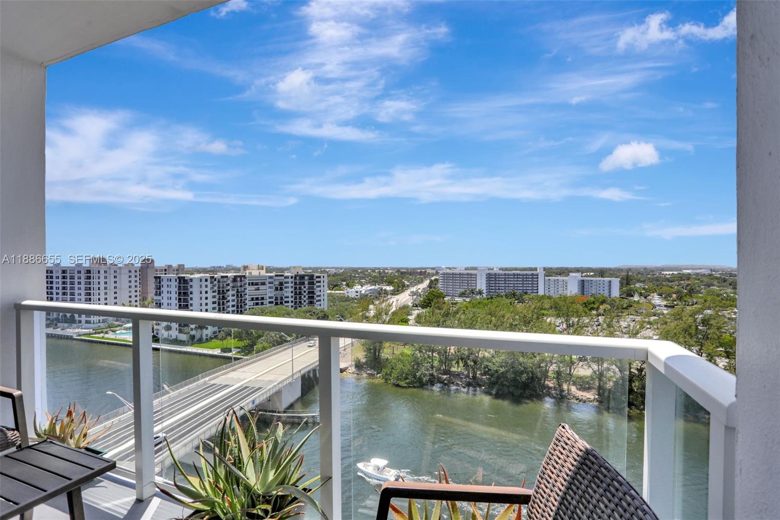 1401 N Riverside Drive 1403