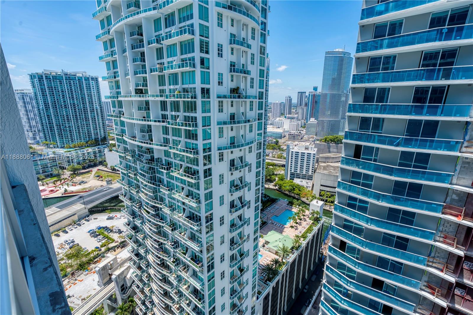 55 SE 6th St # 3503