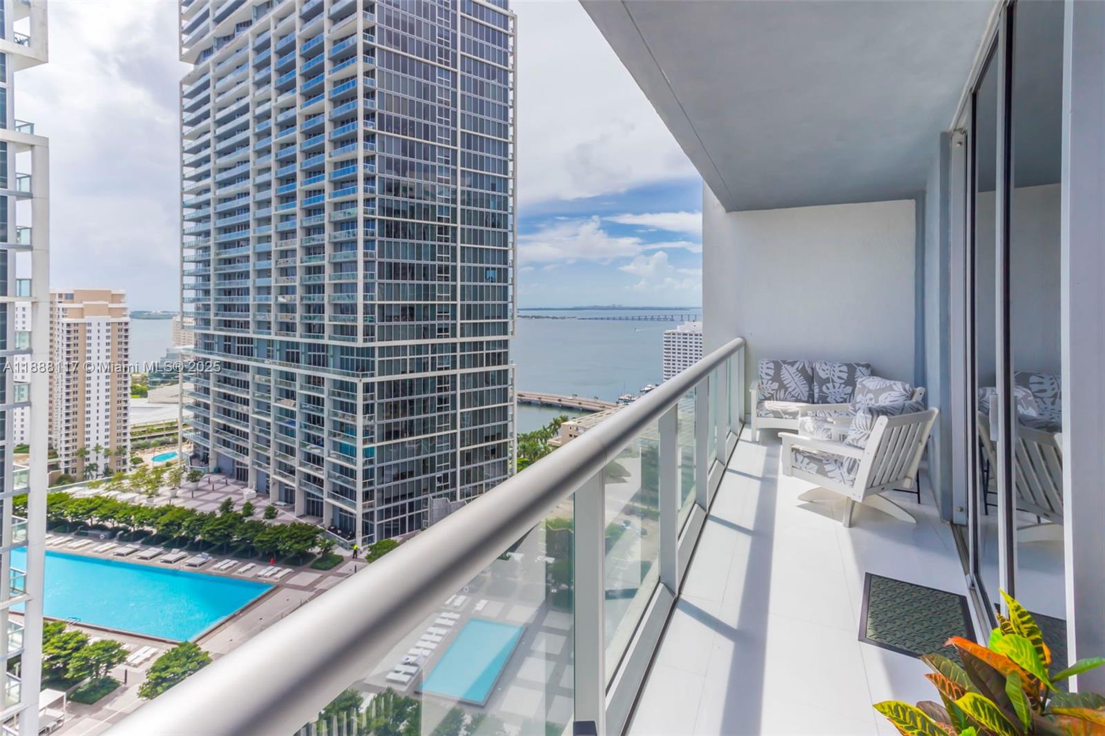 485 Brickell Ave # 2502