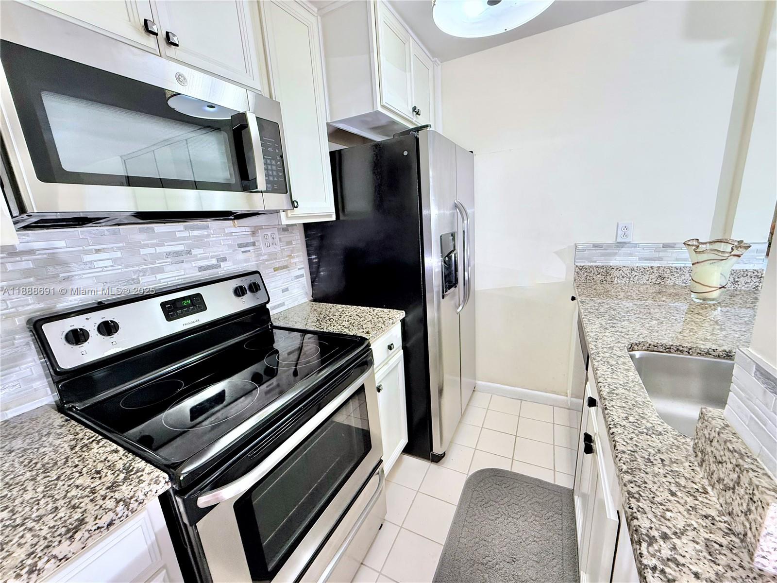 2530 SW 3rd Ave # 206