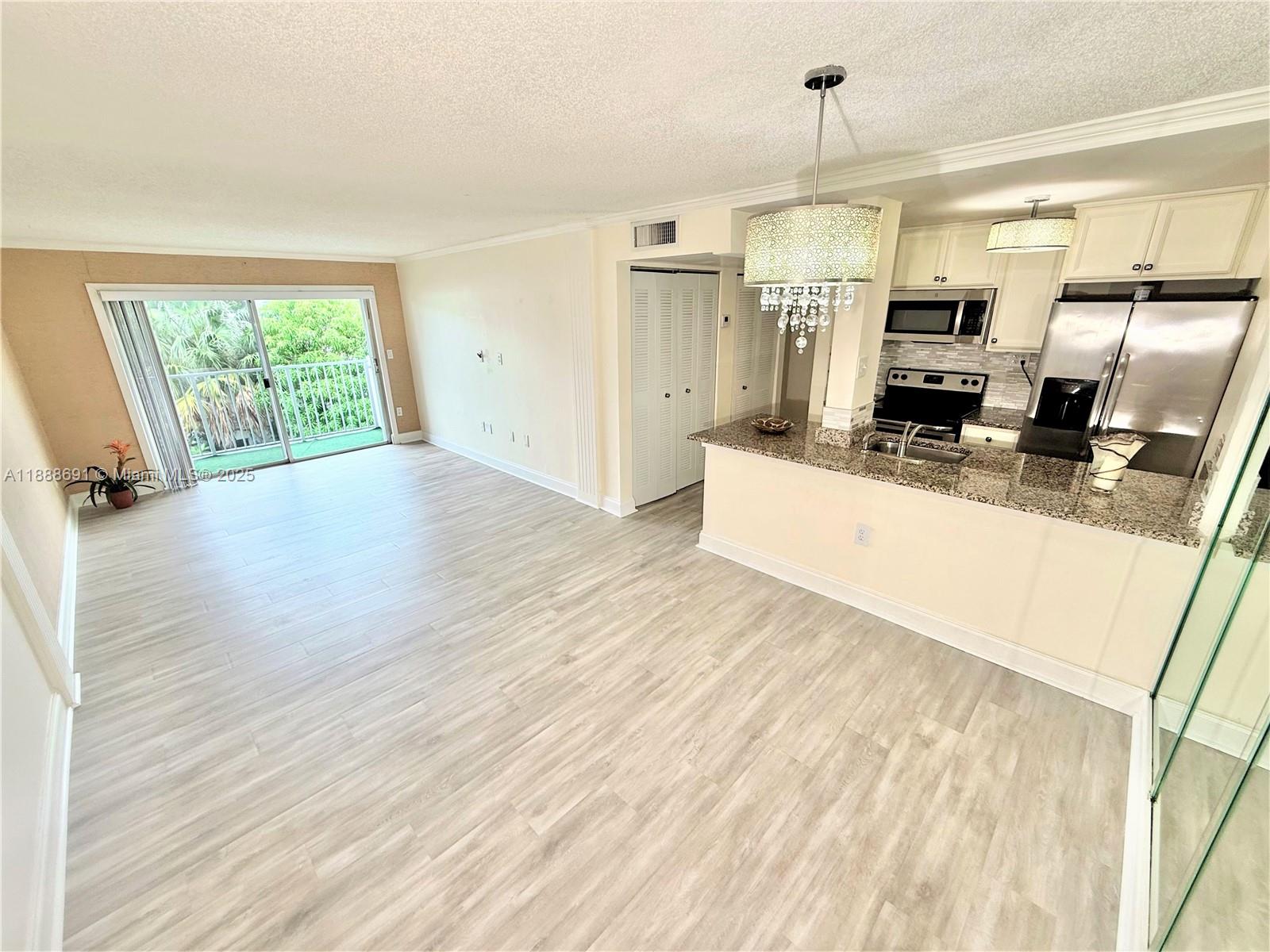 2530 SW 3rd Ave # 206