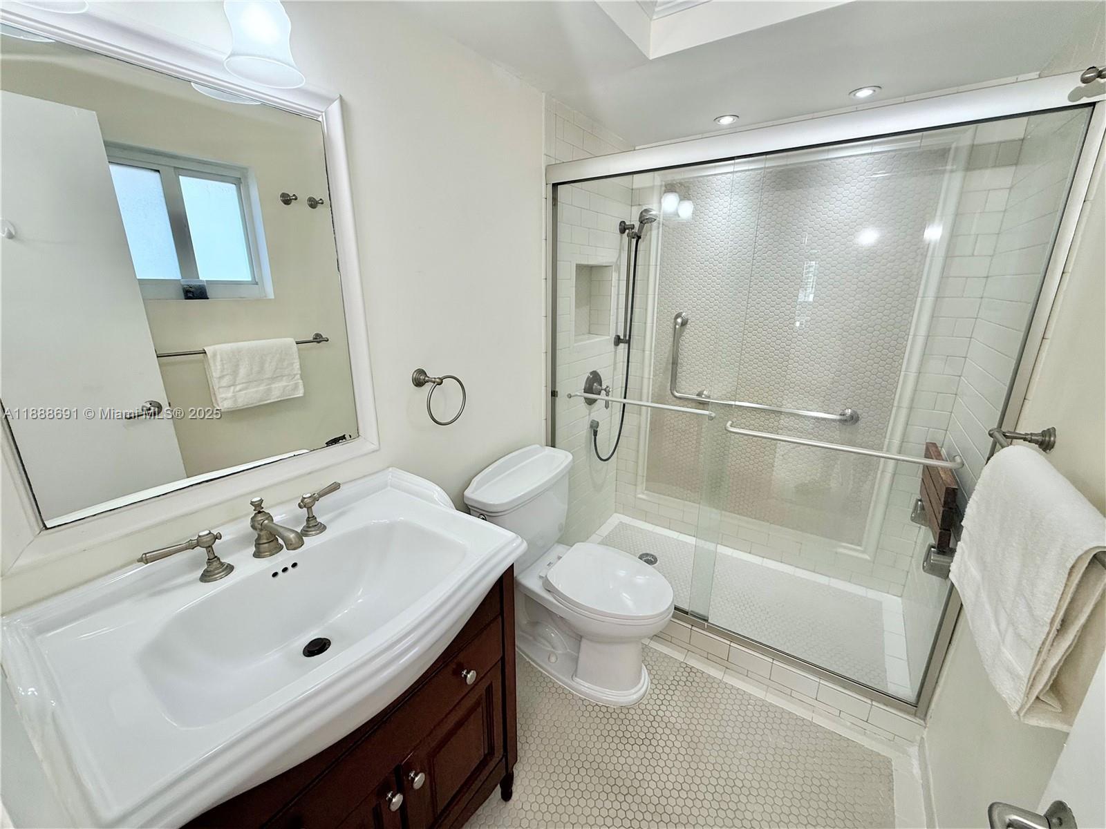 2530 SW 3rd Ave # 206