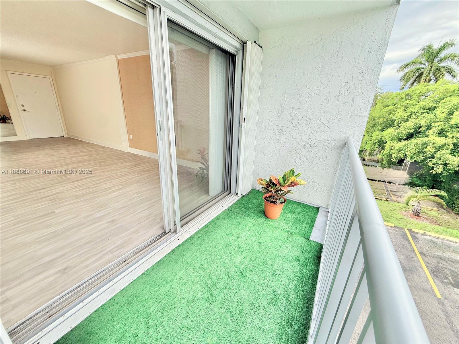 2530 SW 3rd Ave # 206
