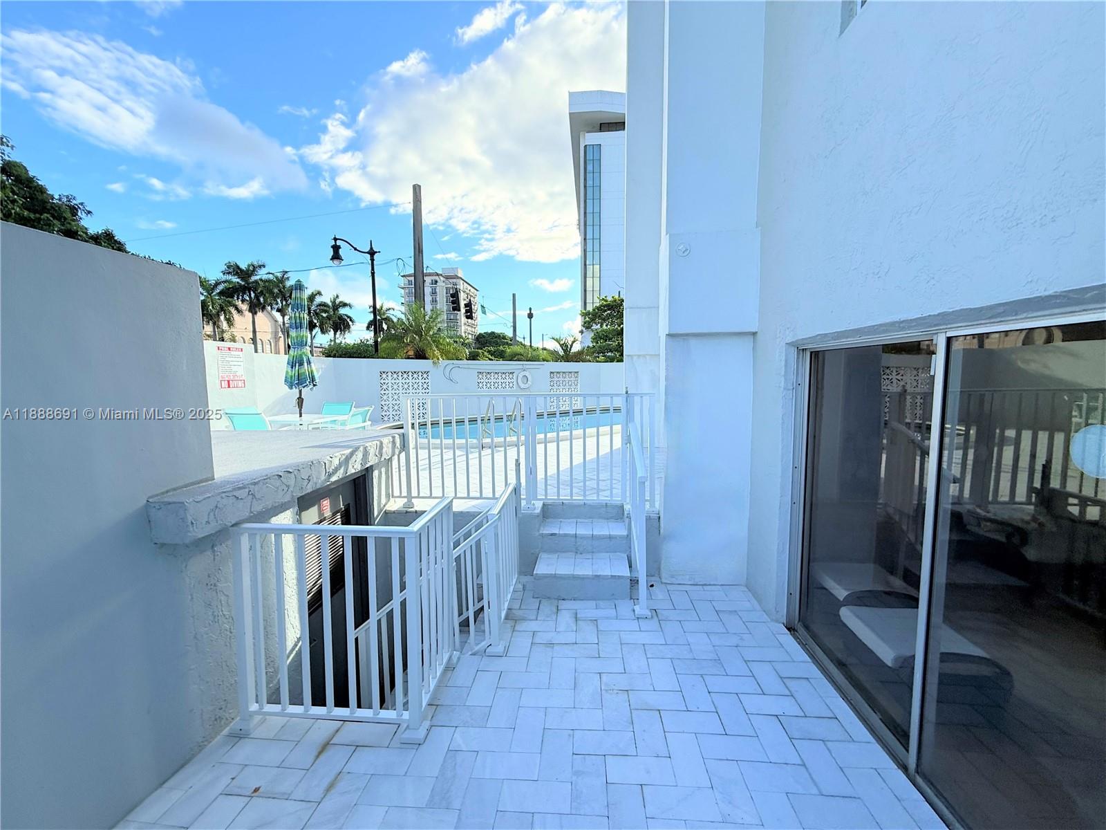 2530 SW 3rd Ave # 206
