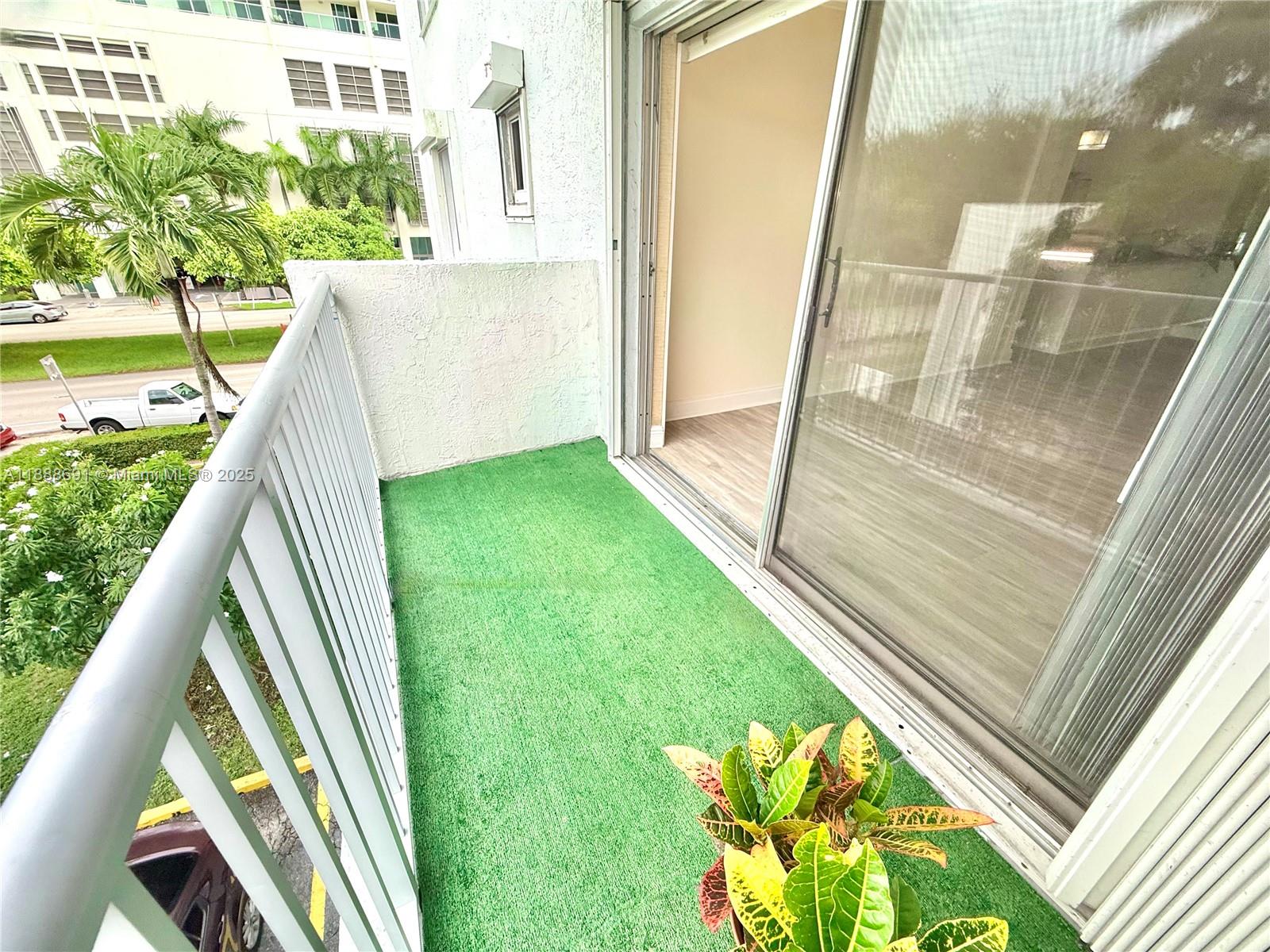 2530 SW 3rd Ave # 206