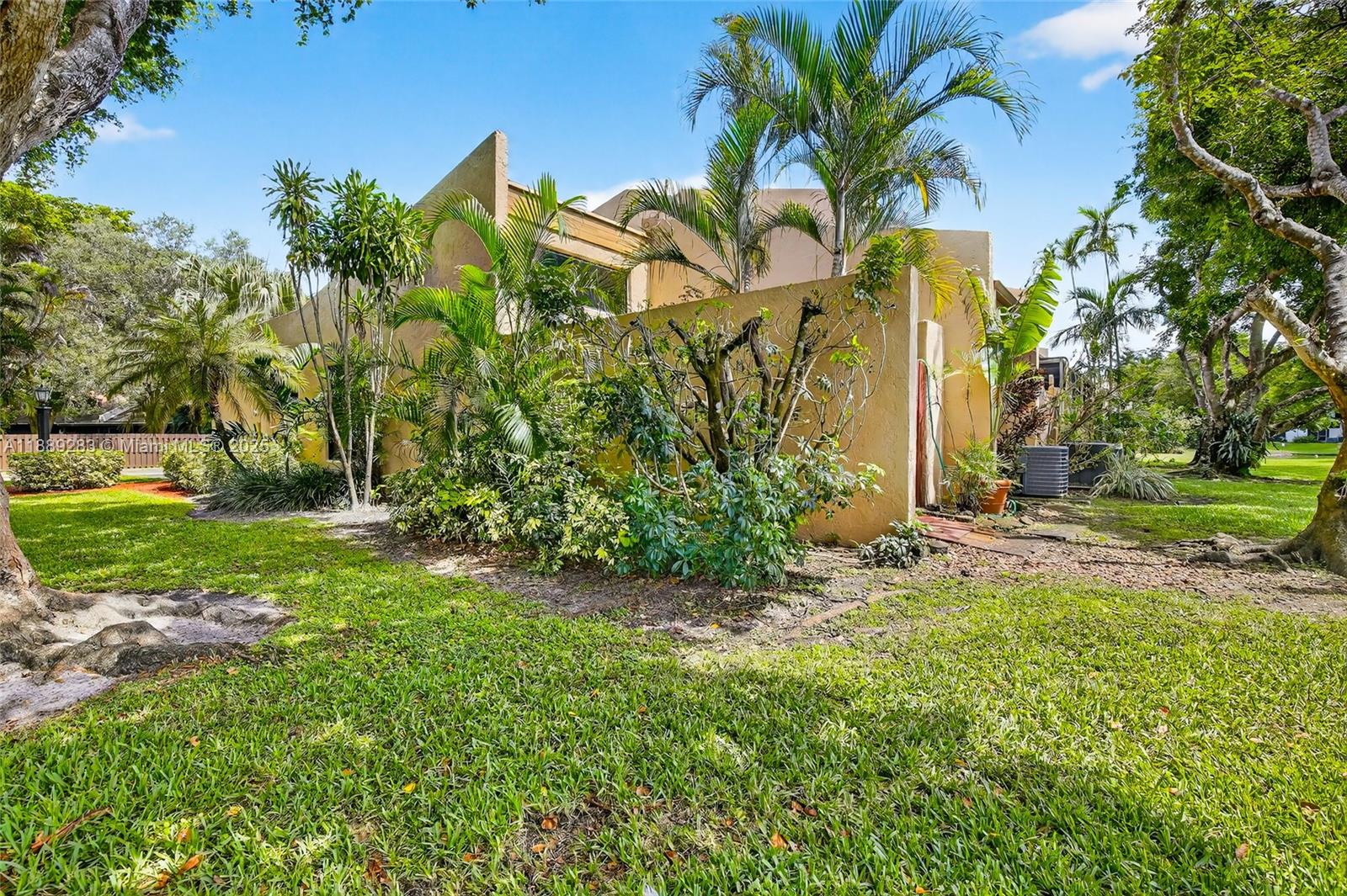 9770 NW 15th St # 293