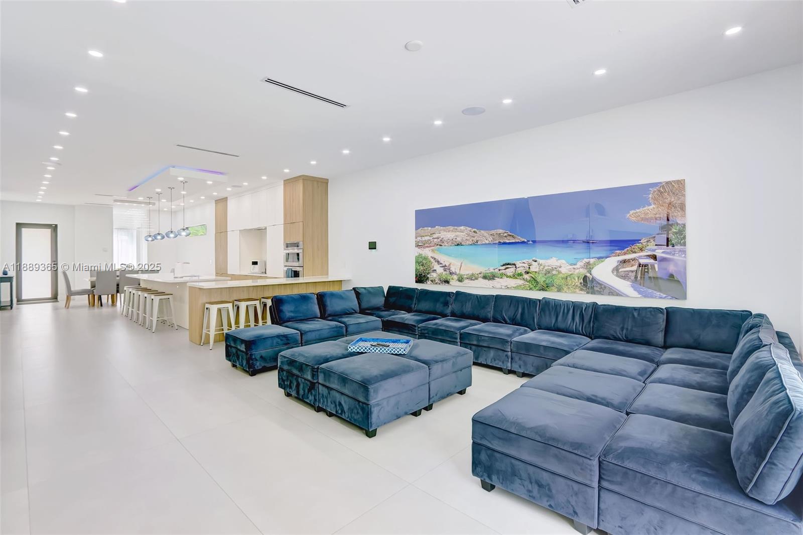 121 NW 41st St